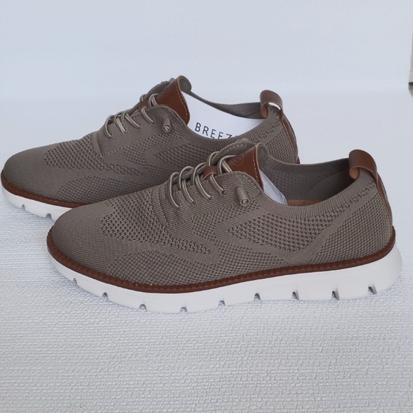 Breeze Men's Leisure Sneakers - Picture 1 of 8
